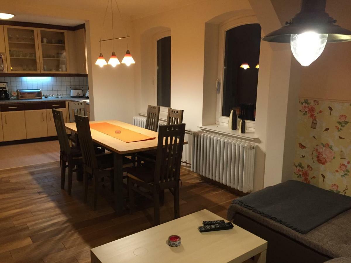 Exklusive Ferienwohnungen Im Gutshaus Viezen Bernitt 외부 사진